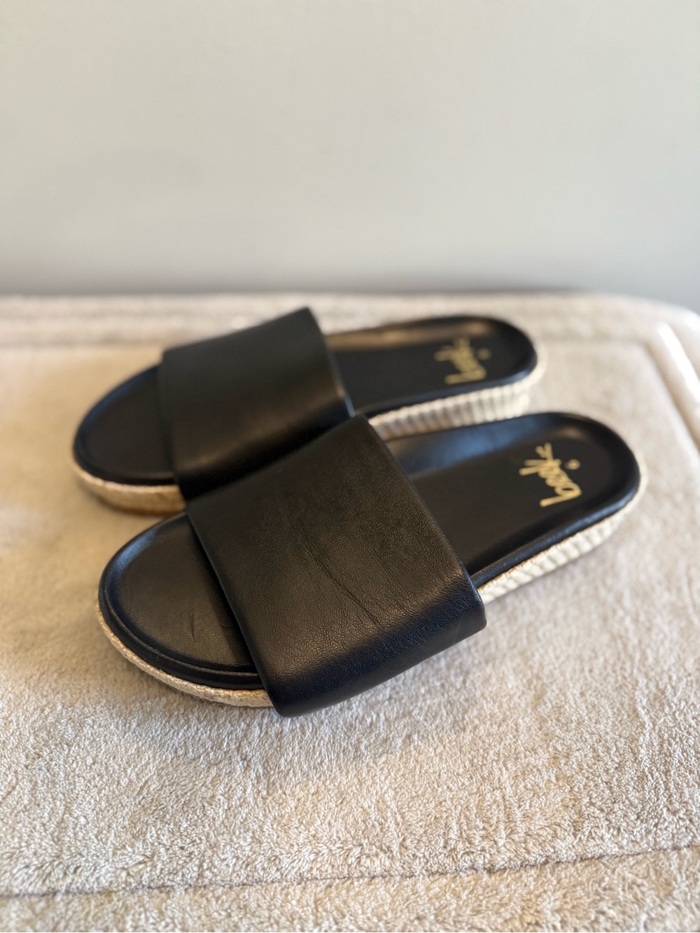 Beek‎ Pelican Jute Slide Sandals Black